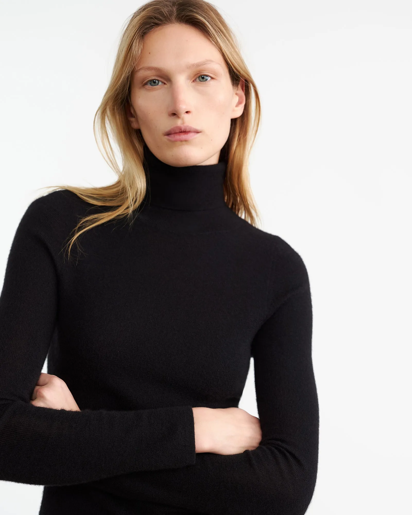 LYNETTE CASHMERE TURTLENECK