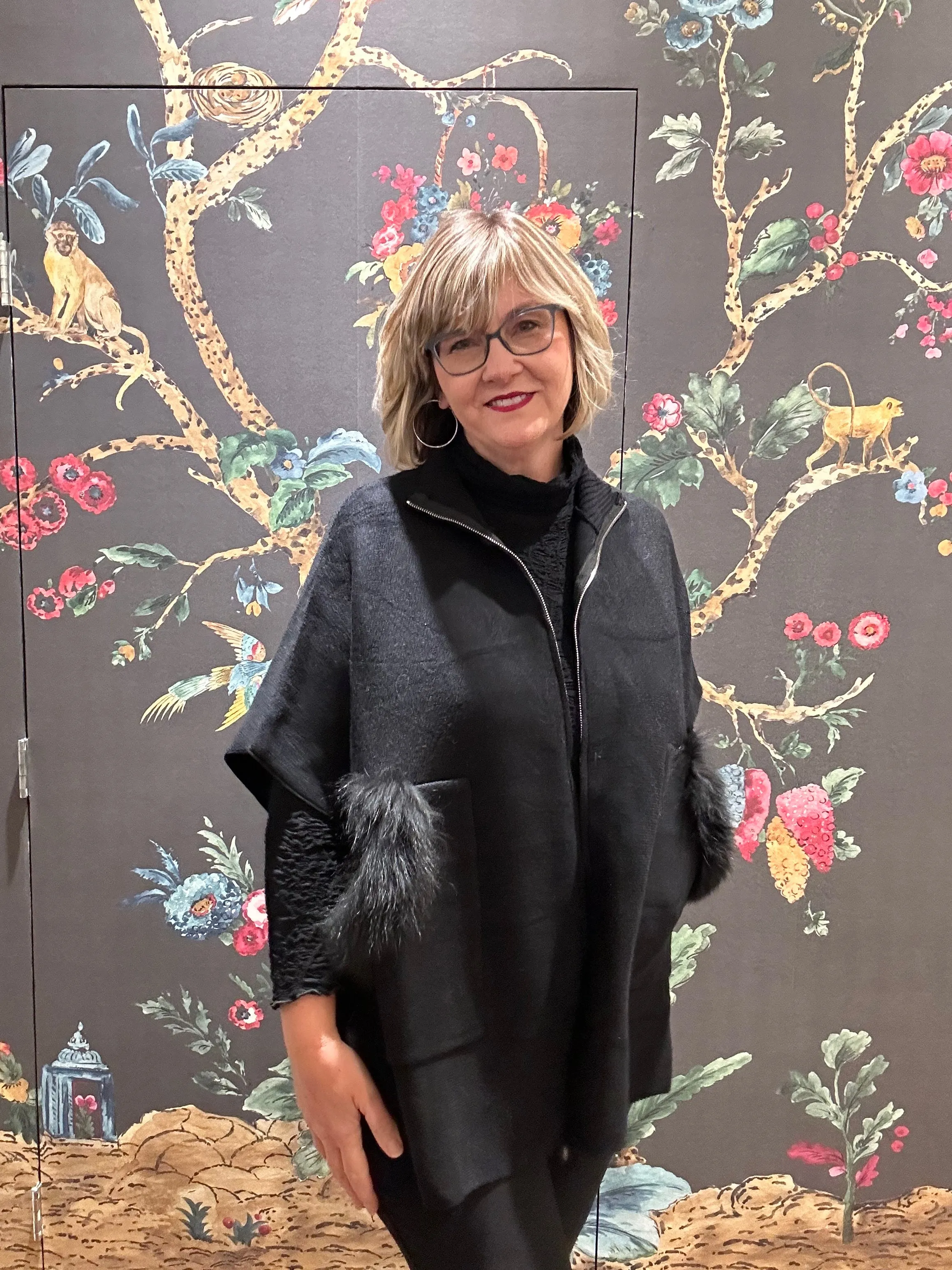 Mitchie's Matchings POYU13 Zip-Up Knit Cape w/ Fox Trim Pockets