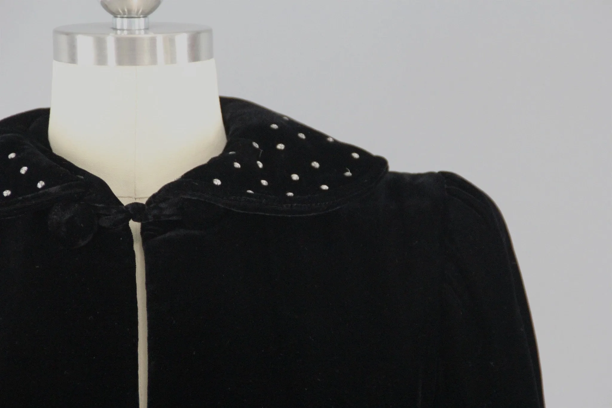 Vintage 1950s Velvet Cape / Opera Evening Coat with Rhinestones